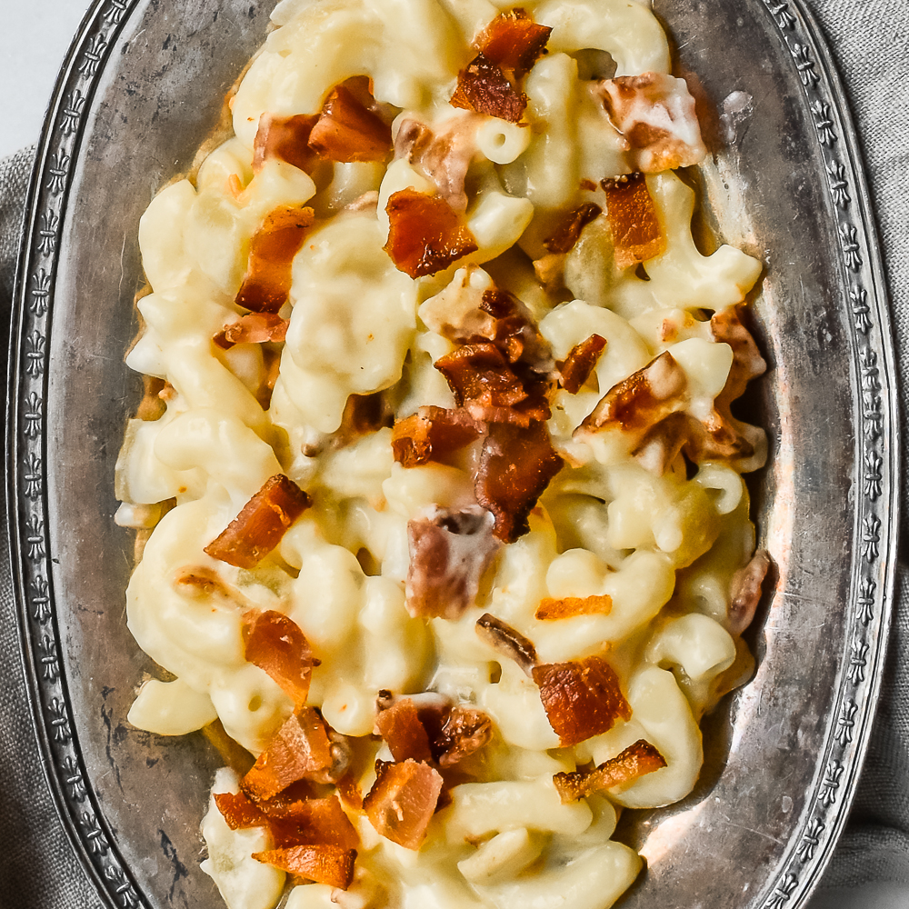 Hatch Green Chile Macaroni and Cheese with Bacon